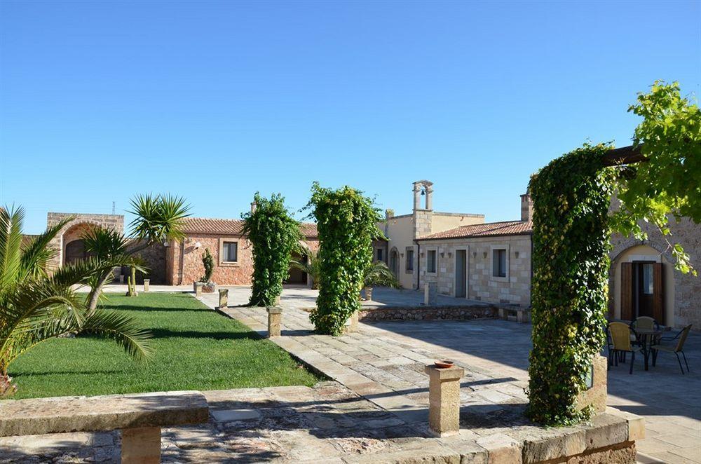Tenuta Masseria & Chicco Rizzo Farm stay *